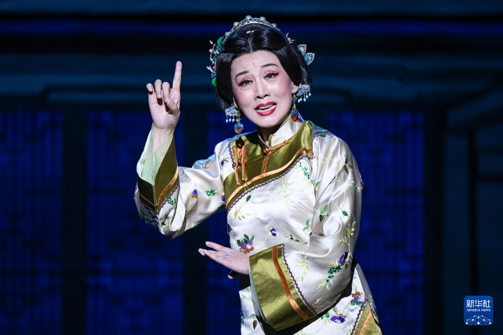 黄梅戏《六尺巷·宽》在澳门上演