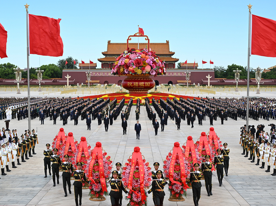 烈士纪念日向人民英雄敬献花篮仪式在京隆重举行 习近平等党和国家领导人出席