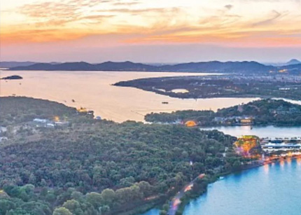 风雨同舟12载 携手创造新辉煌——上海太湖促进会会长一行走进上海文艺网