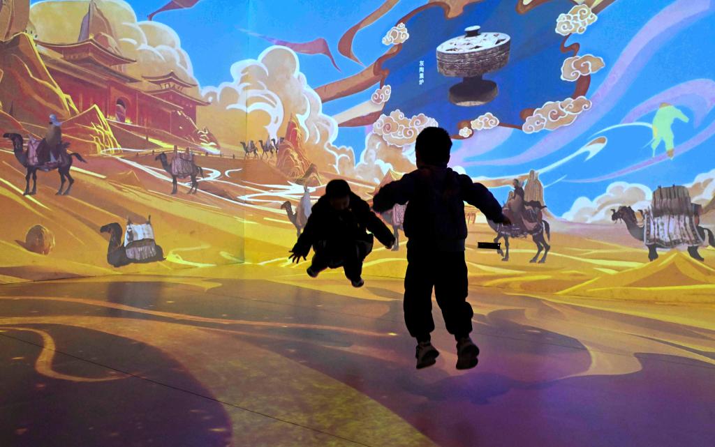 河北石家庄：数字互动体验展受青睐