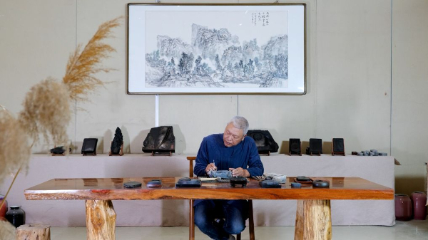 乌海：墨染沙湖 艺绽风华