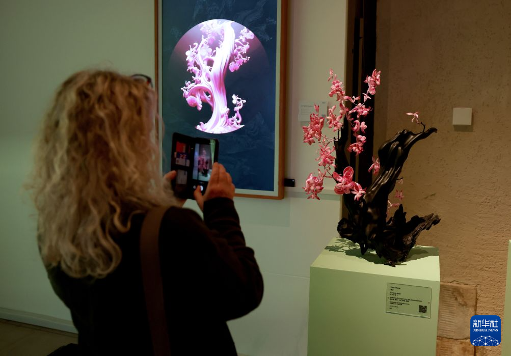 “新生万物——中国非遗与当代设计展”在伦敦举行